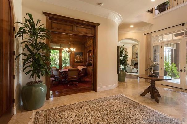 Chandelier, Dining room, Interior, Recessed Lighting, Wood Texture Flooring
