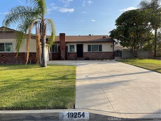 Backyard, Exterior, Facade, Brick Facade, Ranch