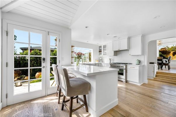 Dining room, Interior, Kitchen, Recessed Lighting, Stainless Steel Appliances, Wood Texture Flooring