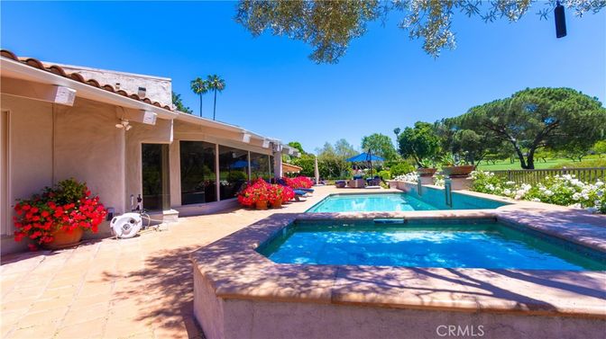 Exterior, Playground, Pool
