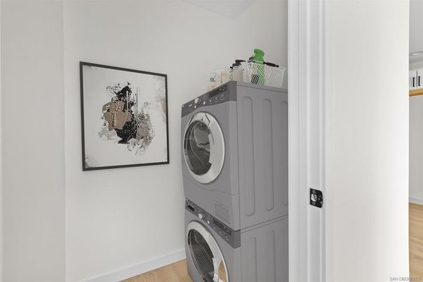Interior, Utility Closets, Washer, Wood Texture Flooring