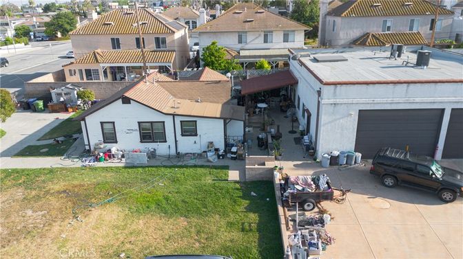 Exterior, Drone