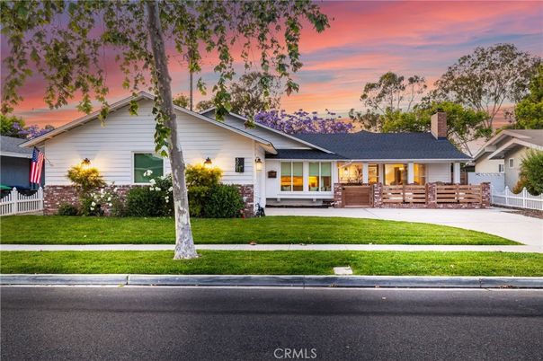 Backyard, Exterior, Facade, Ranch