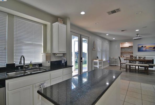 Dining room, Interior, Kitchen, Pendant Lights, Recessed Lighting