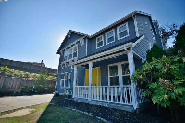 Exterior, Facade, American Craftsman