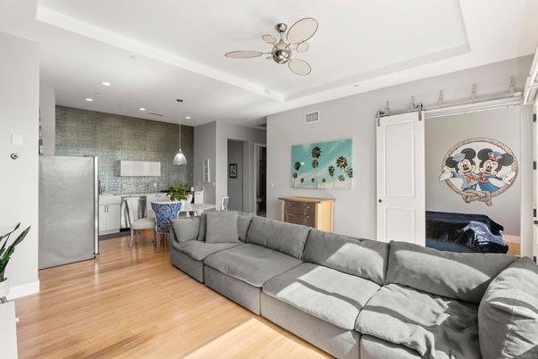 Interior, Living room, Pendant Lights, Recessed Lighting, Wood Texture Flooring