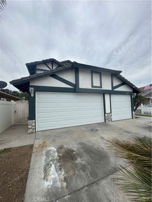 Attached, Exterior, Facade, Modern
