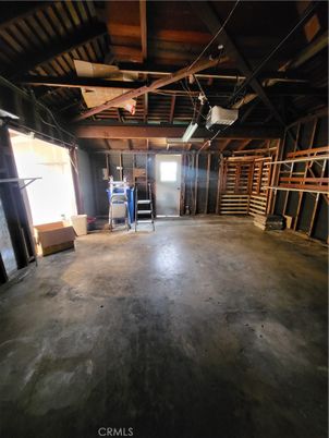 Garage, Interior, Wooden Beams
