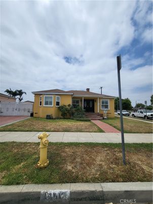 Backyard, Exterior, Facade, Ranch