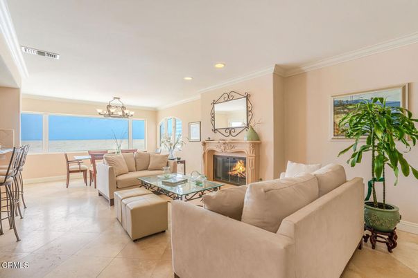 Chandelier, Dining room, Fireplace, Interior, Living room, Recessed Lighting, Water