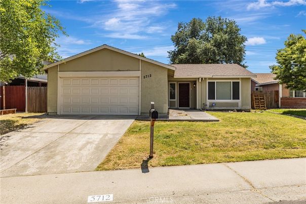 Attached, Exterior, Facade, Ranch