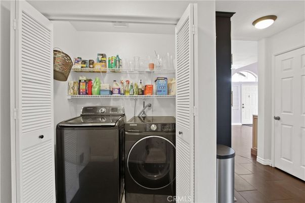 Interior, Utility Closets, Washer, Wood Texture Flooring