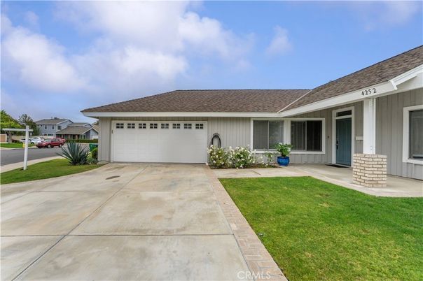 Attached, Exterior, Facade, Ranch