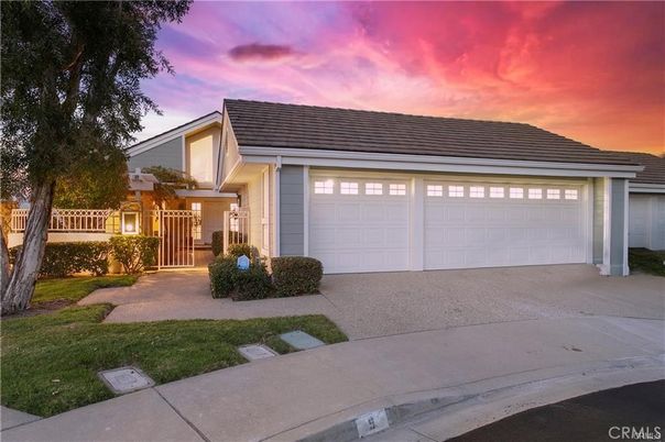 Attached, Exterior, Facade, Ranch