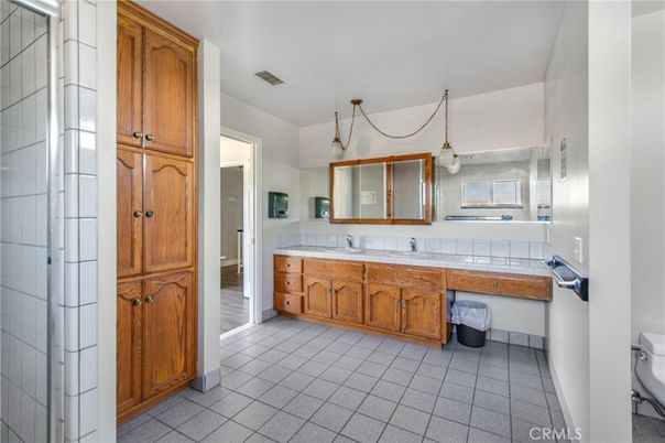 Bathroom, Interior, Pendant Lights, Tile Countertops