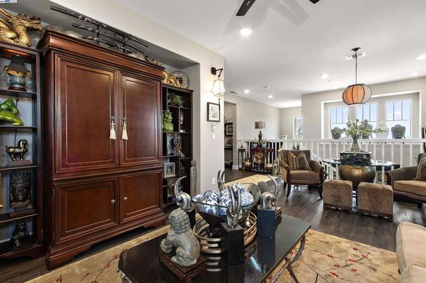 Dining room, Interior, Living room, Pendant Lights, Recessed Lighting, Wood Texture Flooring