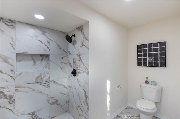 Bathroom, Interior, Marble, Marble Walls, Recessed Lighting