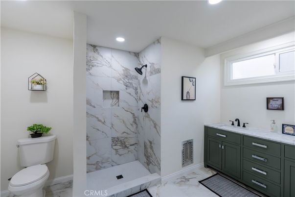 Bathroom, Interior, Marble, Marble Walls, Recessed Lighting