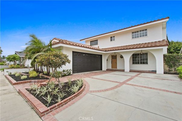 Attached, Exterior, Facade, Spanish Mediterranean