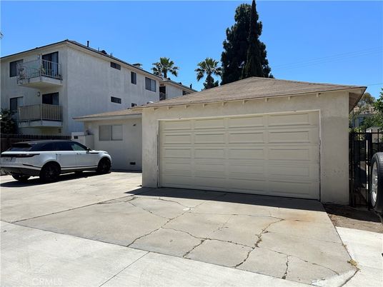 Detached Garage, Exterior