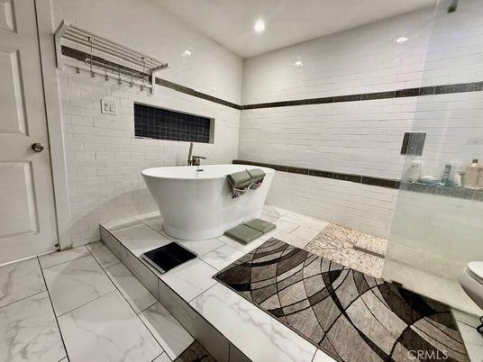 Bathroom, Free Standing Baths, Interior, Marble, Recessed Lighting