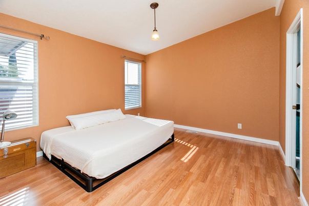 Bedroom, Interior, Pendant Lights, Wood Texture Flooring
