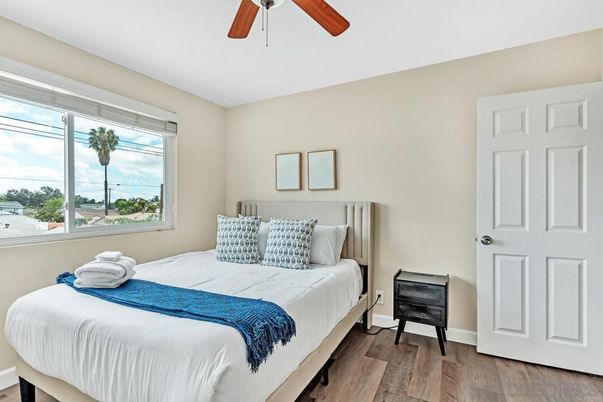 Bedroom, Interior, Water, Wood Texture Flooring