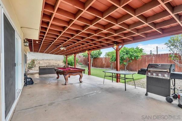Billiard Table, Exterior