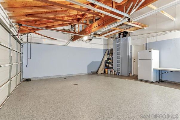 Garage, Interior, Wooden Beams