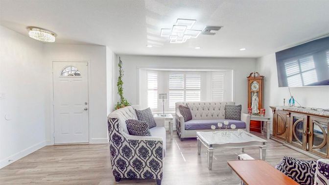 Interior, Living room, Recessed Lighting, Wood Texture Flooring