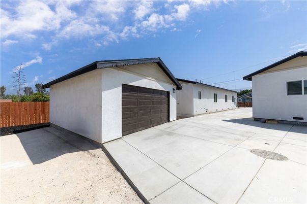 Detached Garage, Exterior