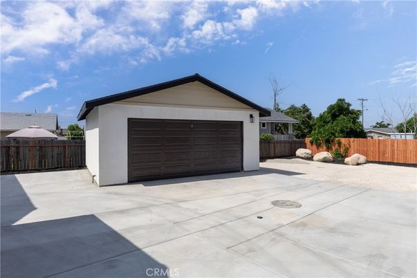 Detached Garage, Exterior