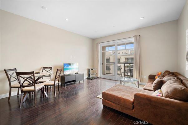 Dining room, Interior, Living room, Recessed Lighting, Wood Texture Flooring