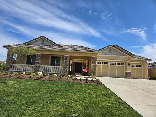 Attached, Exterior, Facade, Ranch
