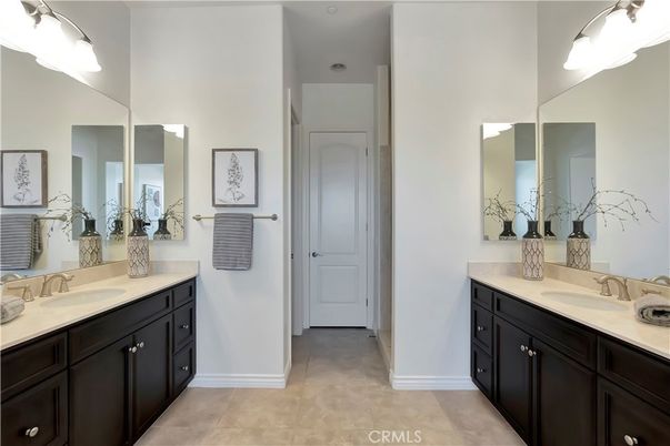 Bathroom, Dual Sink Vanities, Interior