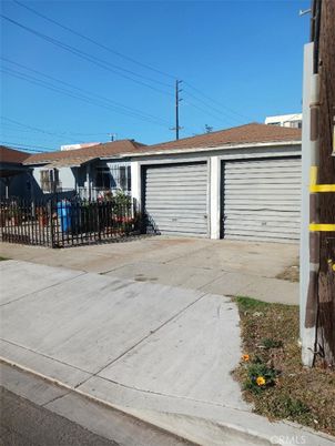 Detached Garage, Exterior