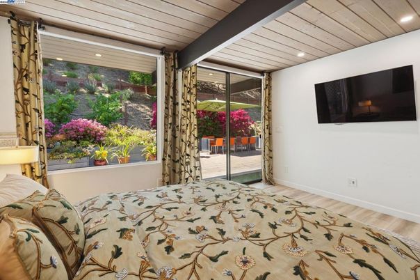 Bedroom, Interior, Recessed Lighting, Wooden Ceilings, Wood Texture Flooring