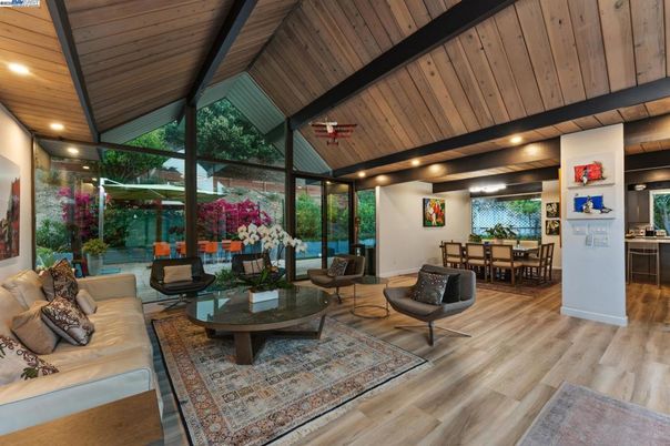 Dining room, Interior, Living room, Recessed Lighting, Wooden Beams, Wooden Ceilings, Wood Texture Flooring