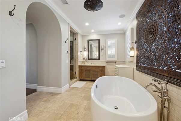 Bathroom, Dual Sink Vanities, Free Standing Baths, Interior, Recessed Lighting