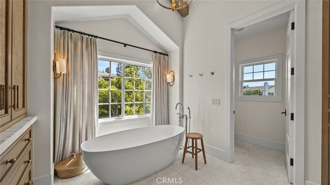 Bathroom, Free Standing Baths, Interior