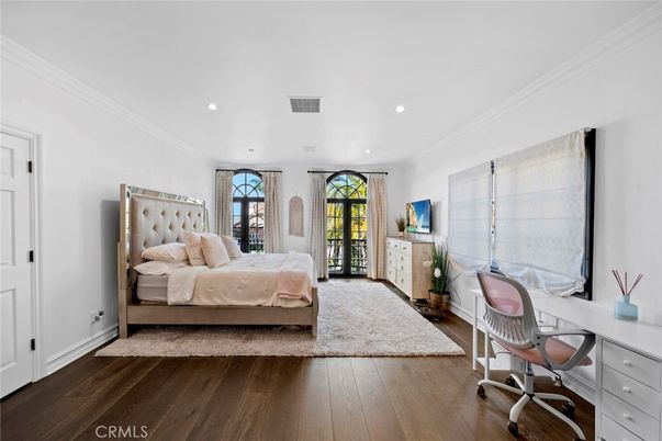Bedroom, Home Office, Interior, Recessed Lighting, Wood Texture Flooring