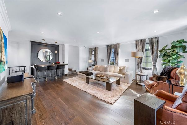 Interior, Living room, Pendant Lights, Recessed Lighting, Wood Texture Flooring