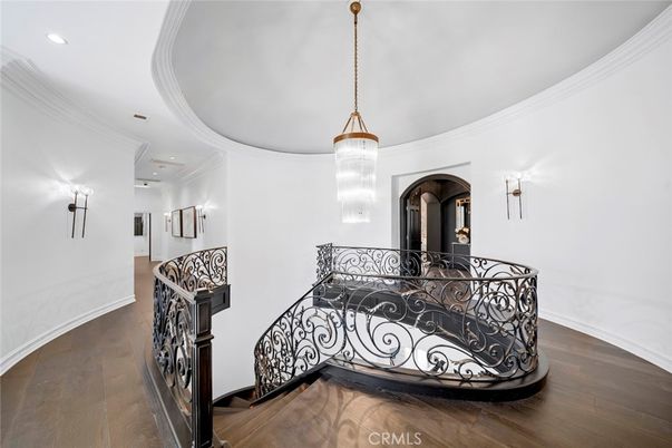 Interior, Pendant Lights, Recessed Lighting, Wood Texture Flooring