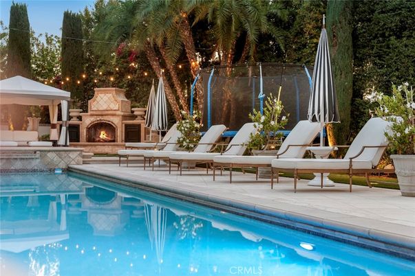 Exterior, Fireplace, Pool