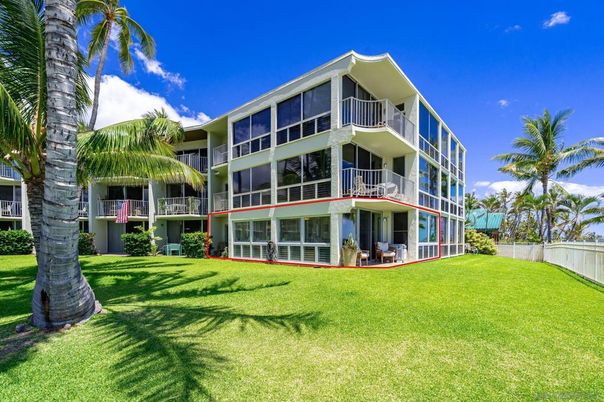 Backyard, Exterior, Facade, Condo Building
