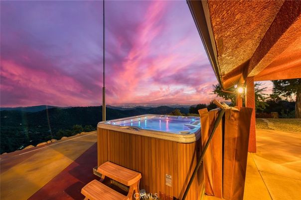Exterior, Hot Tub