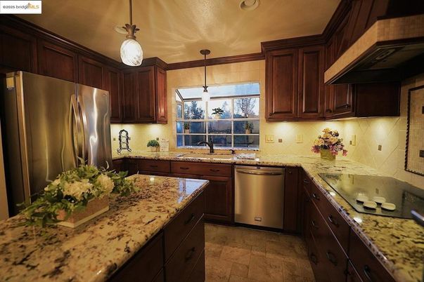 Interior, Kitchen, Pendant Lights, Recessed Lighting