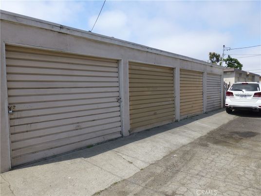 Detached Garage, Exterior