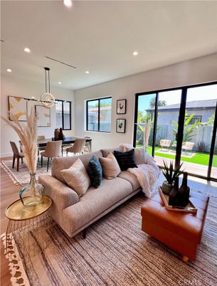 Dining room, Interior, Living room, Pendant Lights, Recessed Lighting, Water, Wood Texture Flooring
