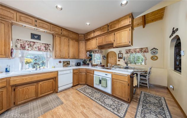 Dining room, Interior, Kitchen, Recessed Lighting, Wood Texture Flooring